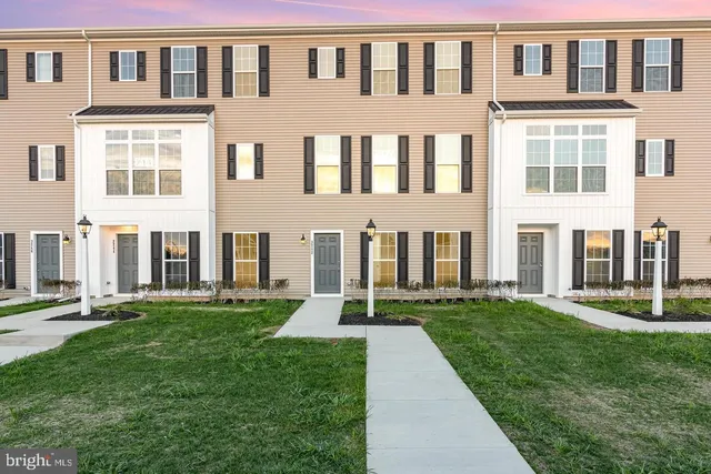3242 Parade St, Mechanicsburg, PA 17055