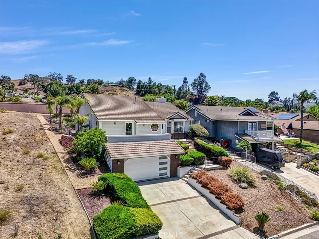 30998 Emperor Dr, Canyon Lake, CA 92587