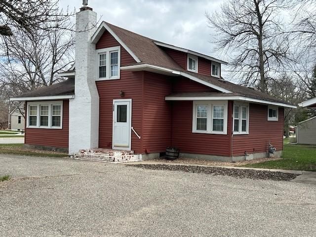 301 Axel Ave W, Grove City, MN 56243