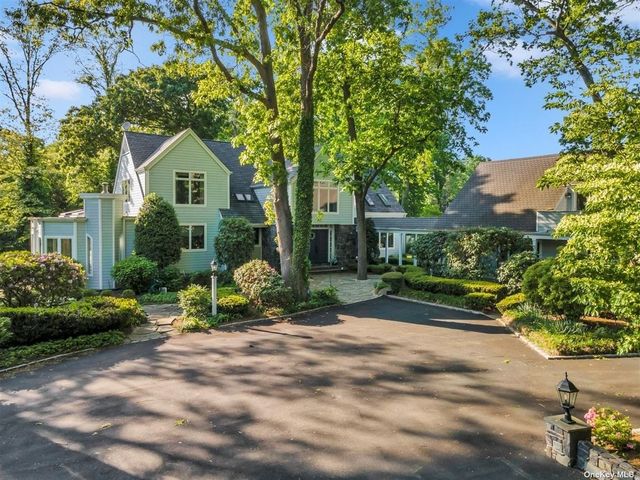 101 Woodchuck Hollow Rd, Cold Spring Harbor, NY 11724