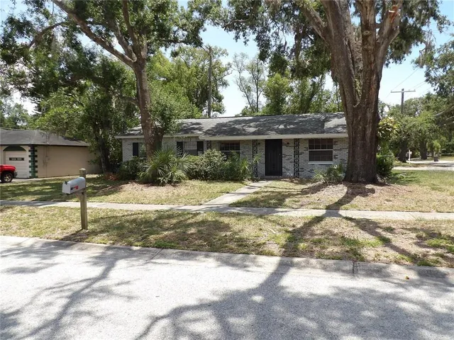 816 W  130th Ave, Tampa, FL 33612