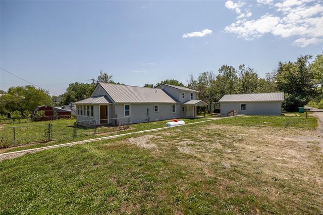 314 W  Maple St, Conway, MO 65632