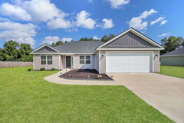 58 Creekside Dr NW, Ludowici, GA 31316