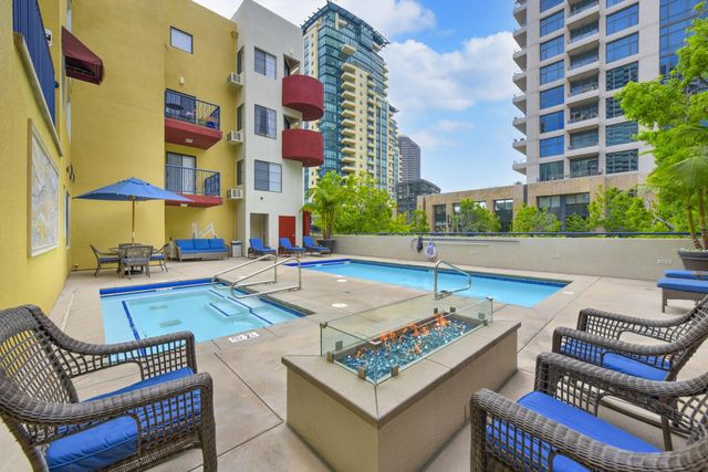 600 Front St   #2A, San Diego, CA 92101