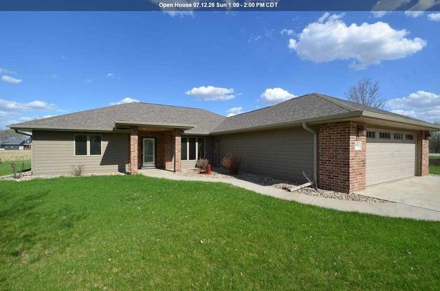 404 Country Club Ln, Spencer, IA 51301
