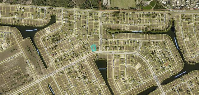 1613 N  Gator Cir, Cape Coral, FL 33909