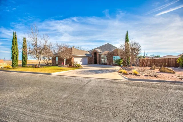 1201 S  Crossings Ct, San Angelo, TX 76904