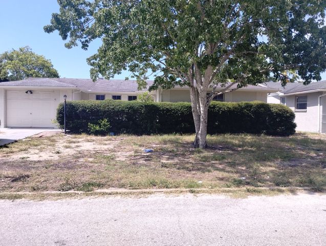 7741 Ironbark Dr, Port Richey, FL 34668