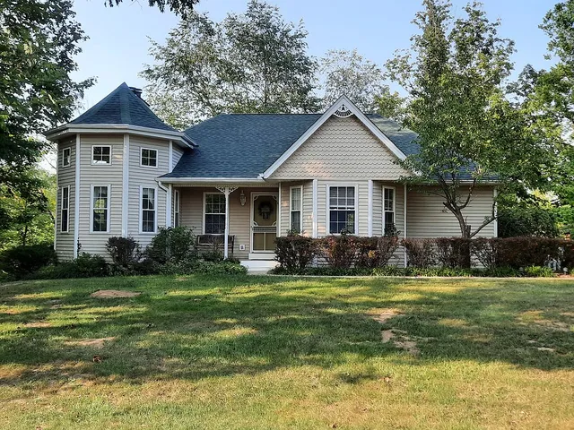20591 Edelweiss Ln, Lawrenceburg, IN 47025