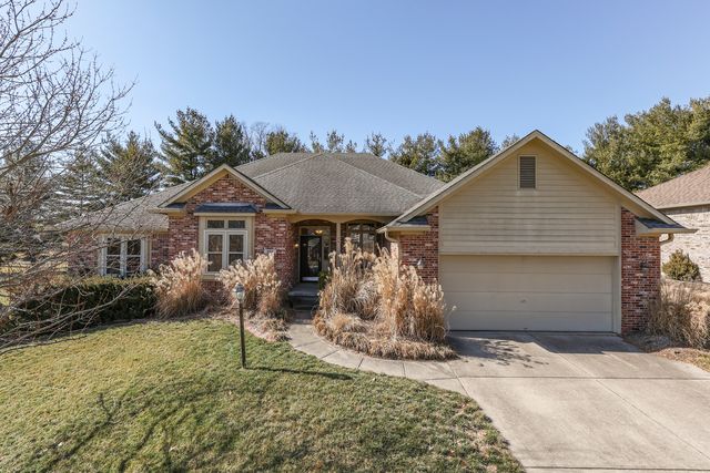 924 Silver Valley Cir, Greenwood, IN 46142