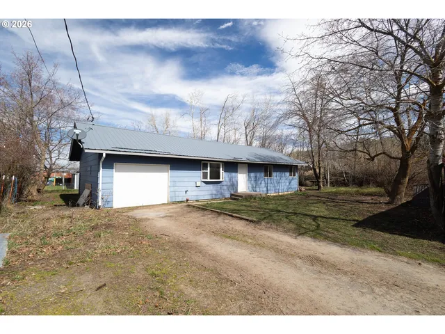 301 E  10th St, Joseph, OR 97846