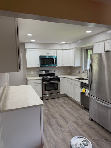 421 Wyndhurst Dr, Coraopolis, PA 15108