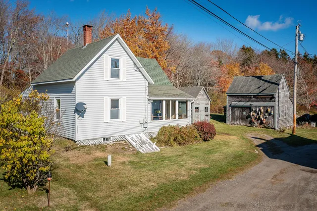 18 Third & Patricia Street, Spruce Head, ME 04859