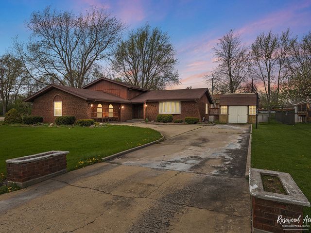 643 Country Ln, Beecher, IL 60401