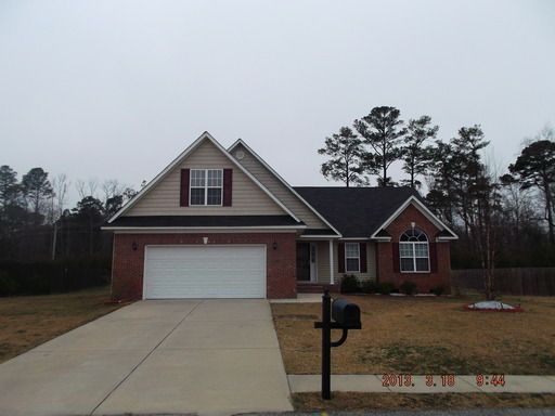 132 Tadcaster Ct, Raeford, NC 28376