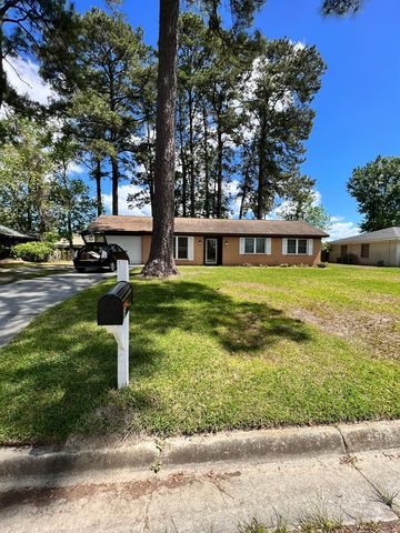 8 Winoca Dr, Garden City, GA 31408