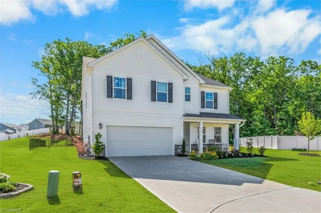123 Piebald Dr, King, NC 27021