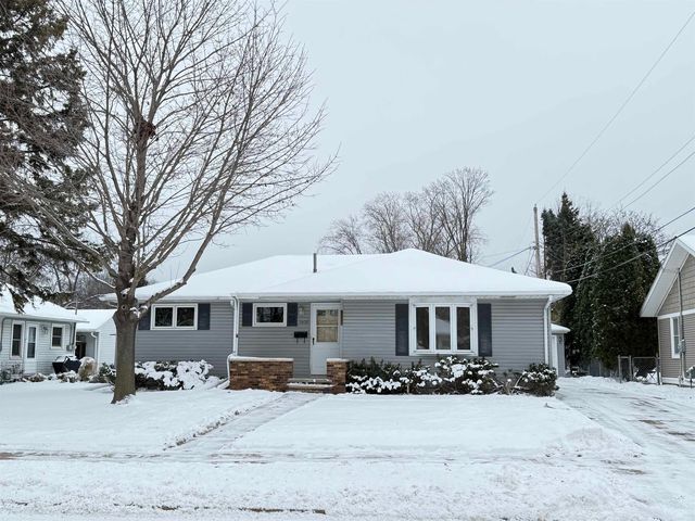 1406 Henry St, Neenah, WI 54956