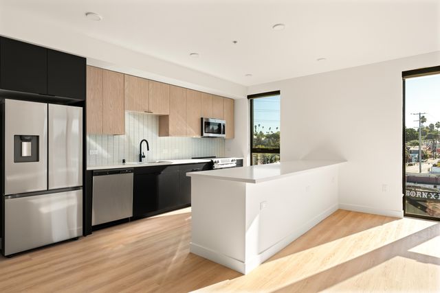 3004 W  Sunset Blvd #410, Los Angeles, CA 90026