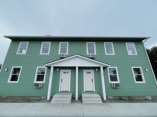 1897 E  F St #4, Moscow, ID 83843