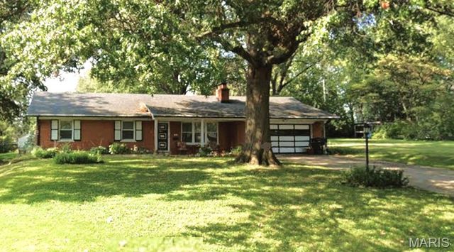 9 Beth Ann Dr, Belleville, IL 62221