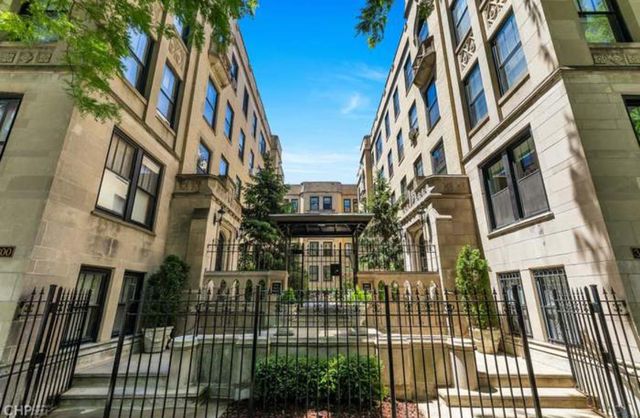 3602 N  Pine Grove Ave #2D, Chicago, IL 60613