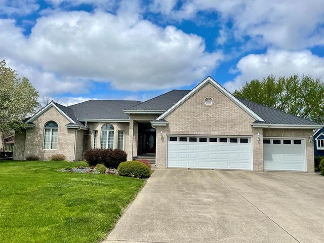130 Country Club Dr, Fort Dodge, IA 50501