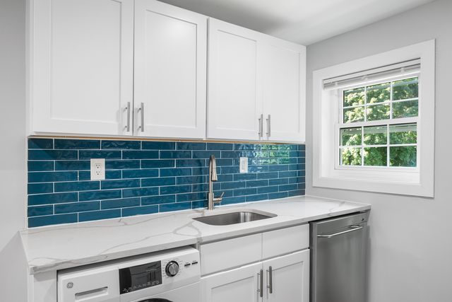 26 Bishop Ln #1-60B, Groton, CT 06340