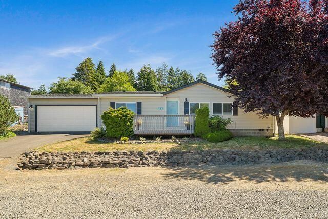 132 S  Palisade St, Rockaway Beach, OR 97136