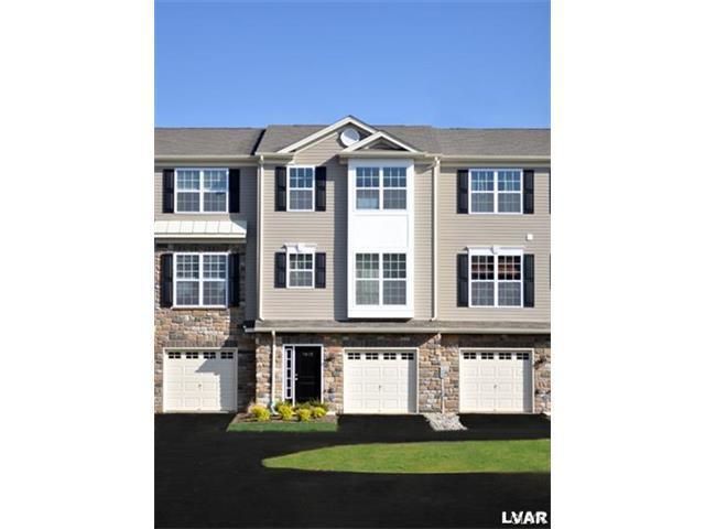 7055 Pioneer Dr, Macungie, PA 18062