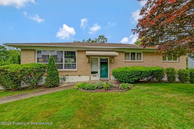 21 Leslie Dr, Scranton, PA 18505