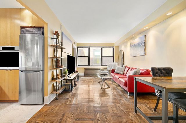 49 W  12th St #8H, Manhattan, NY 10011