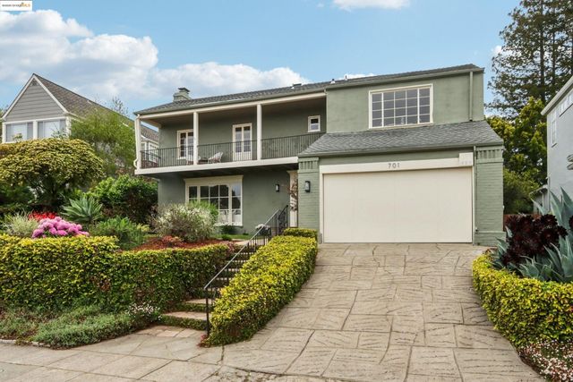 701 Blair Ave, Piedmont, CA 94611