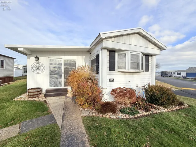 1859 NE Catawba Rd #125, Pt Clinton, OH 43452