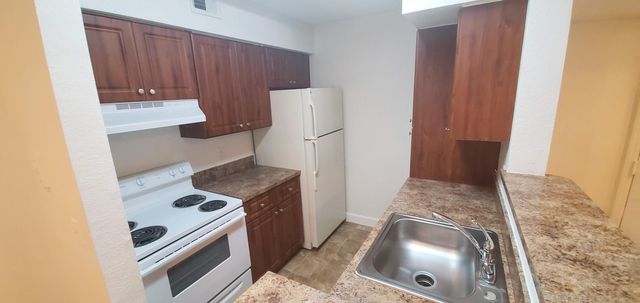 Tivoli Siesta Key Apartments - Deerfield Beach, FL | Trulia