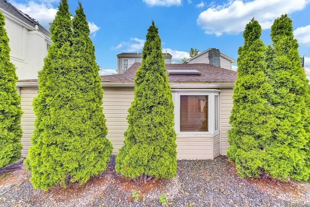 16 Cyrus Avenue, Brooklyn, NY 11229