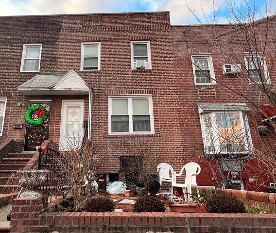 2018 26th St, Long Island City, NY 11105