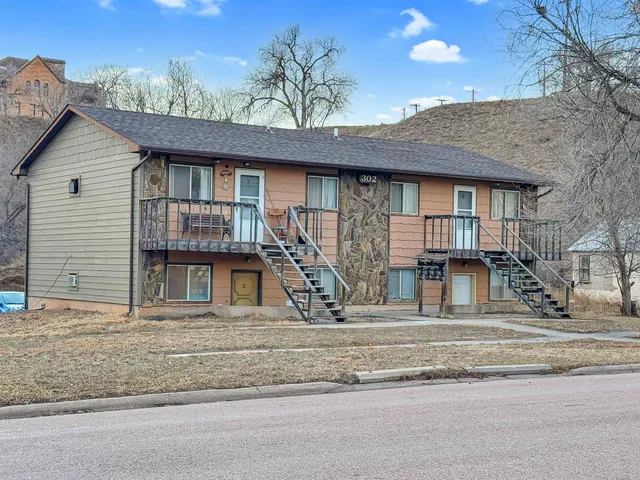 302 N  6th St, Hot Springs, SD 57747