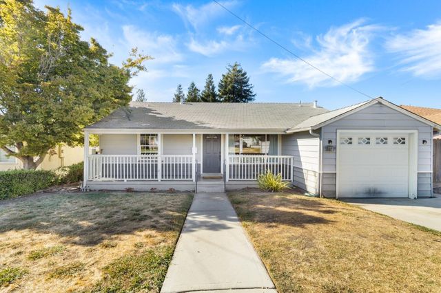 22073 Young Ave, Castro Valley, CA 94546