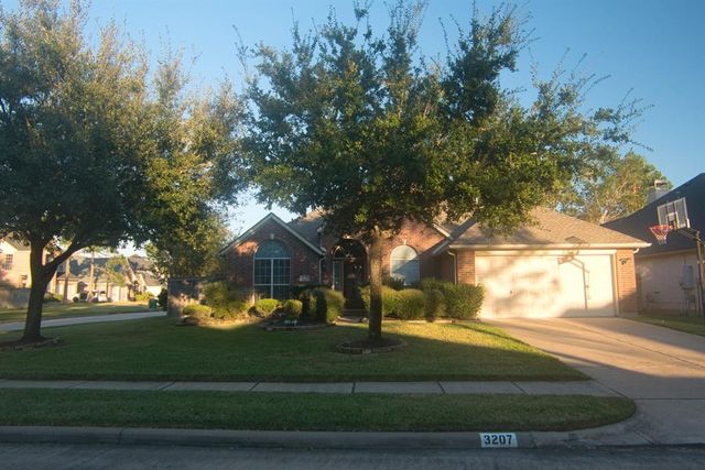 3207 Chappelwood Dr, Pearland, TX 77584