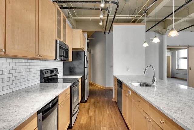 240 5th St   E #615, Saint Paul, MN 55101