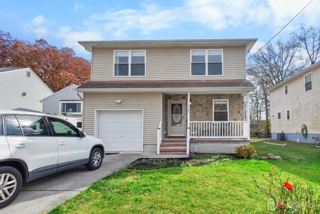1740 Holly Rd, North Brunswick, NJ 08902