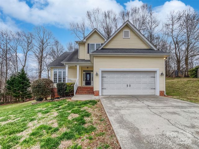 6009 River Garden Ct, Lowell, NC 28098