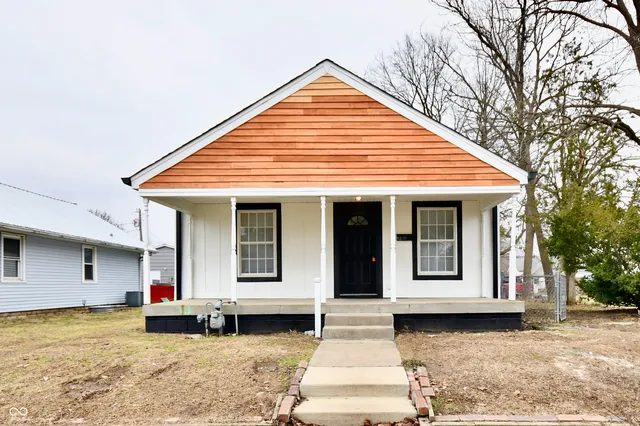 912 W  1st St, Anderson, IN 46016