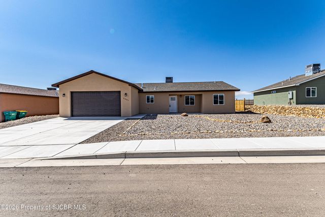 2031 Raptor St, Farmington, NM 87401