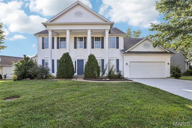 7053 Black Horse Dr, O'Fallon, MO 63368