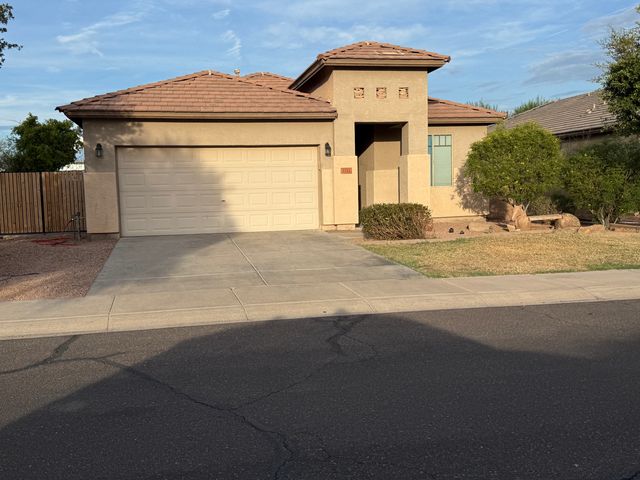 7711 S  68th Dr, Laveen, AZ 85339