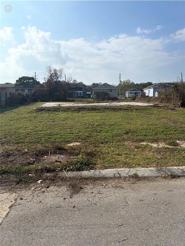 6624 W  Laverne St, New Orleans, LA 70126