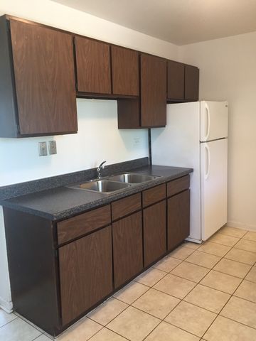 1740 North Ave, Waukegan, IL 60085