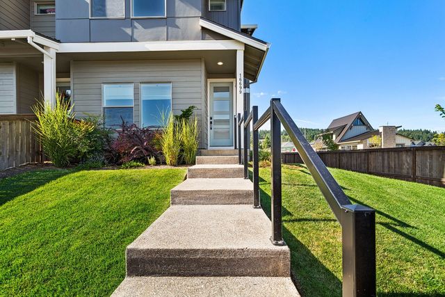16699 SE Sunshower Pl, Happy Valley, OR 97086